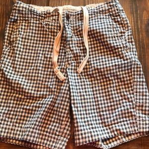 Men’s A&F blue plaid shorts